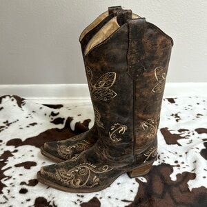 Corral Circle G distressed dragonfly boots, size 7.5
